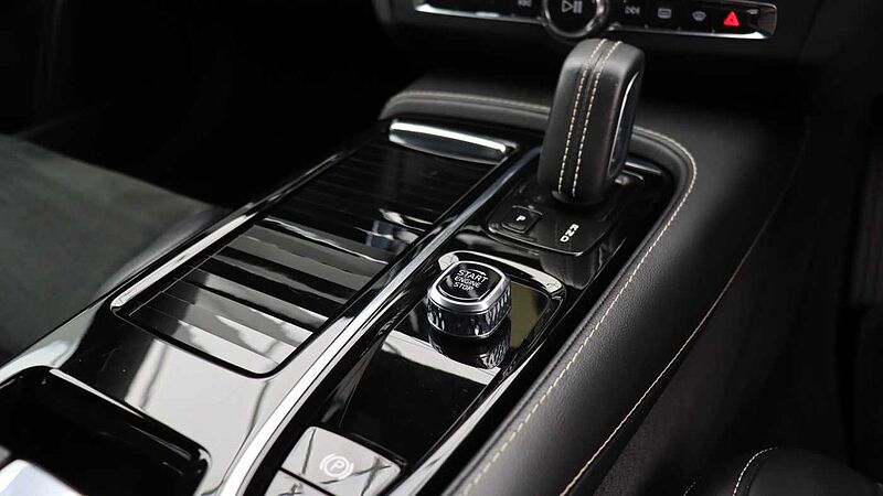 Volvo S90 T8 AWD PHEV R-Design (Rear Camera, Pilot Assist, BLIS)