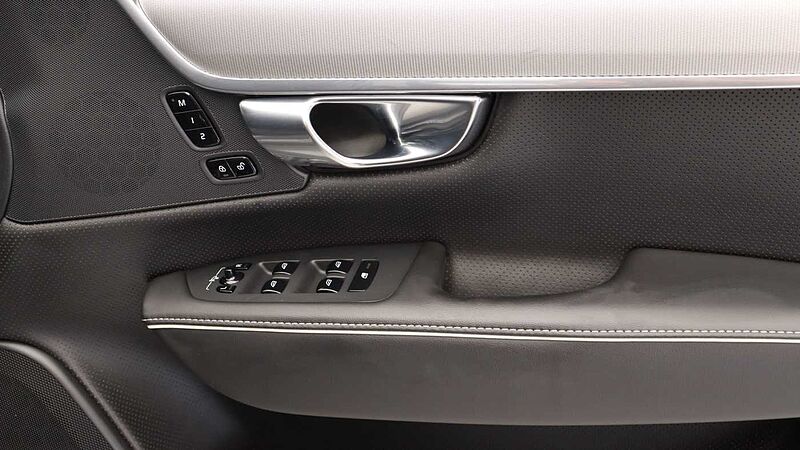 Volvo S90 T8 AWD PHEV R-Design (Rear Camera, Pilot Assist, BLIS)