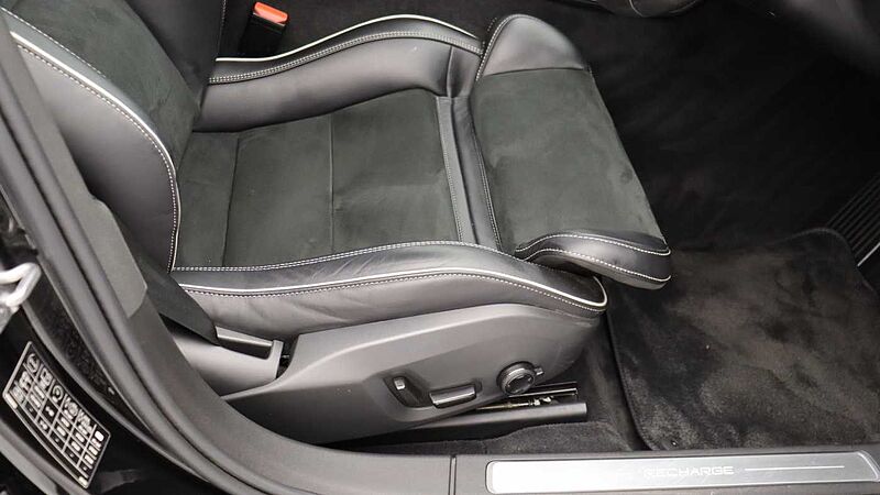 Volvo S90 T8 AWD PHEV R-Design (Rear Camera, Pilot Assist, BLIS)