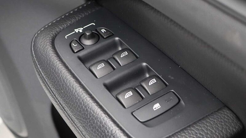 Volvo S60 B5 (P) Inscription (Park Camera, Drive-Modes, Heated Seats)