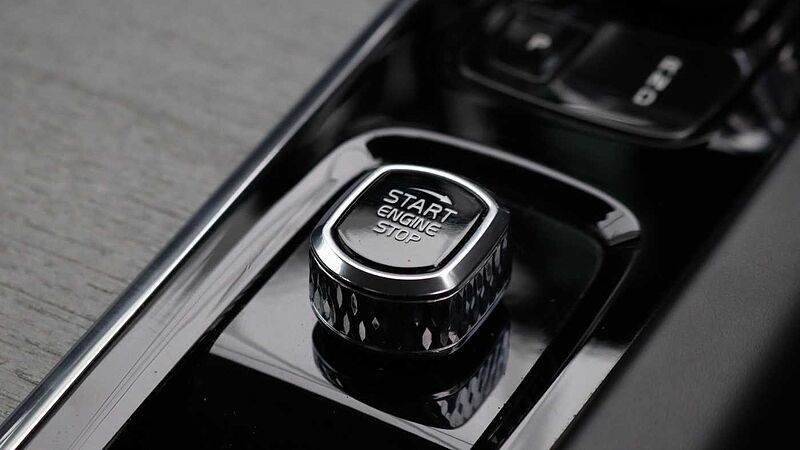 Volvo S60 B5 (P) Inscription (Park Camera, Drive-Modes, Heated Seats)