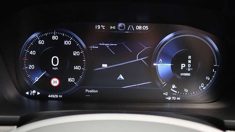 Volvo S90 T8 AWD PHEV R-Design (Climate Pack, Adaptive Cruise, Park Camera)