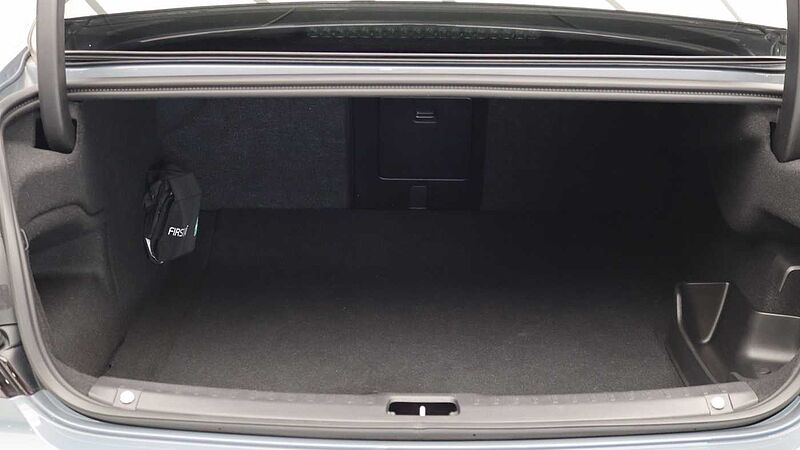 Volvo S90 T8 AWD PHEV R-Design (Climate Pack, Adaptive Cruise, Park Camera)