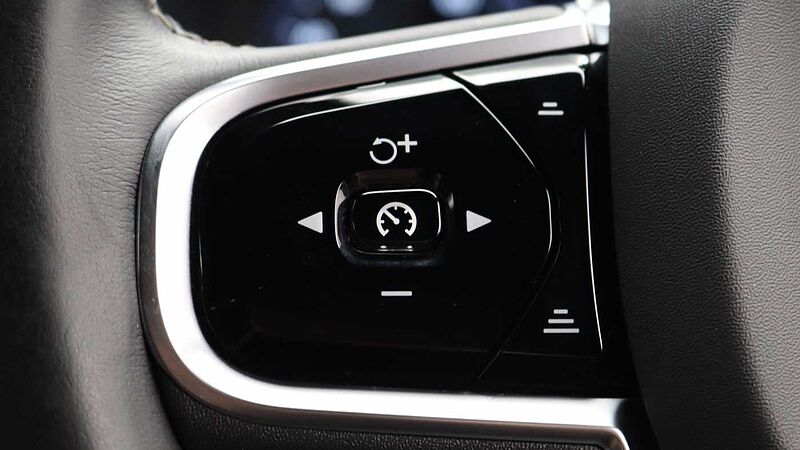 Volvo S90 T8 AWD PHEV R-Design (Climate Pack, Adaptive Cruise, Park Camera)