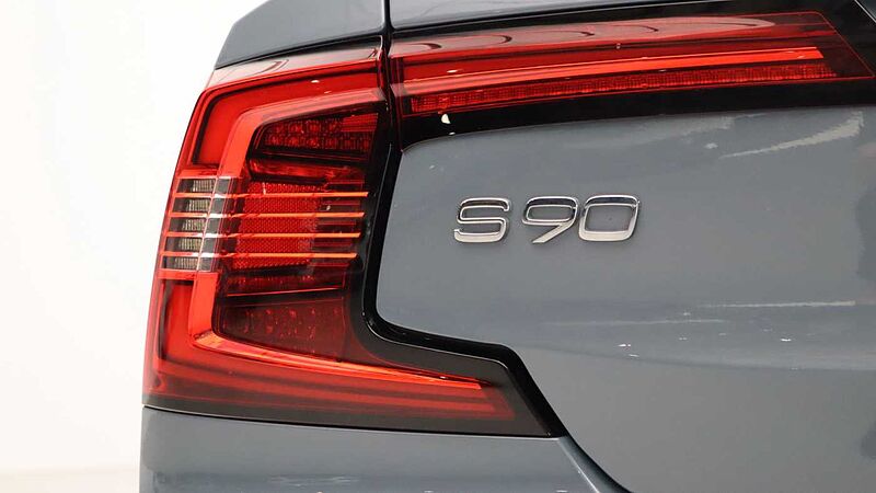 Volvo S90 T8 AWD PHEV R-Design (Climate Pack, Adaptive Cruise, Park Camera)