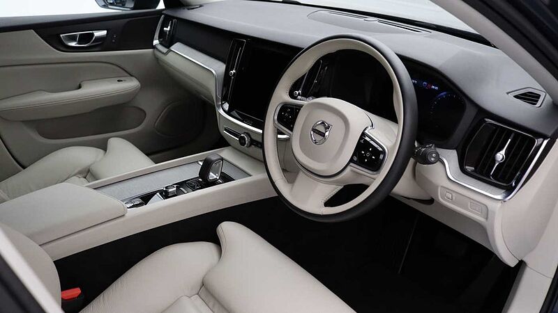 Volvo V60 Cross Country B5 (P) AWD (Park Camera, Blond Leather, Low Mileage, Lovely Car)