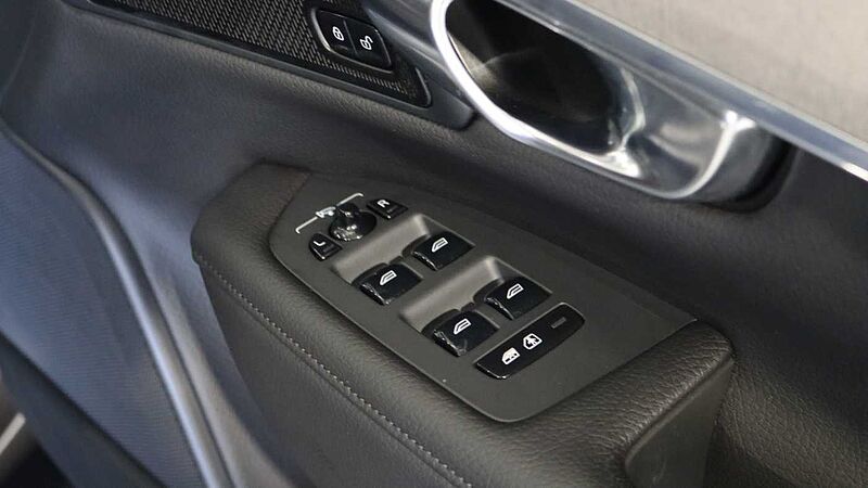 Volvo V90 Cross Country B5 (P) AWD (Lounge & Climate Pack, Sunroof, 360 Camera, Pilot Assist, BLIS)