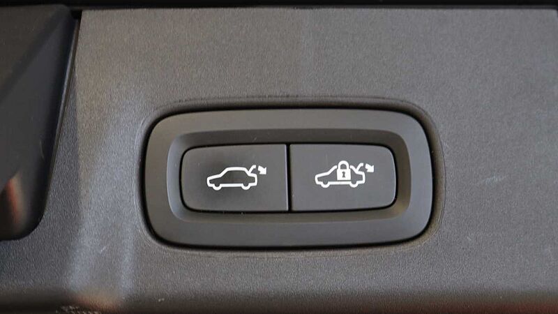 Volvo V90 Cross Country B5 (P) AWD (Lounge & Climate Pack, Sunroof, 360 Camera, Pilot Assist, BLIS)