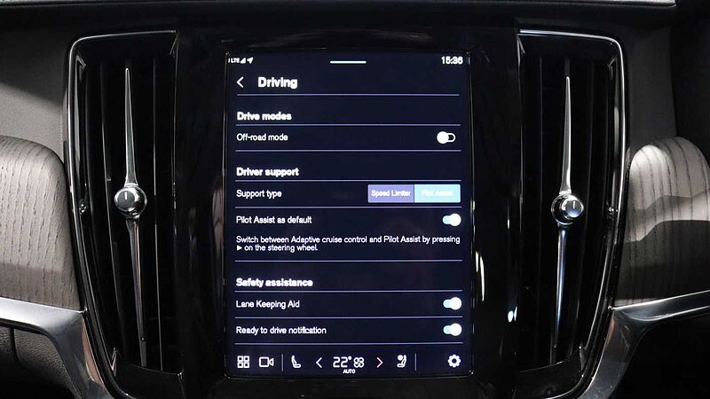 Volvo V90 Cross Country B5 (P) AWD (Lounge & Climate Pack, Sunroof, 360 Camera, Pilot Assist, BLIS)