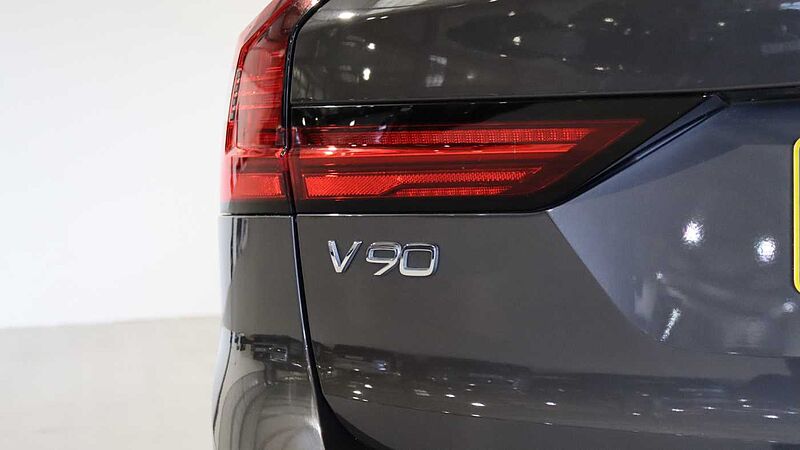 Volvo V90 Cross Country B5 (P) AWD (Lounge & Climate Pack, Sunroof, 360 Camera, Pilot Assist, BLIS)