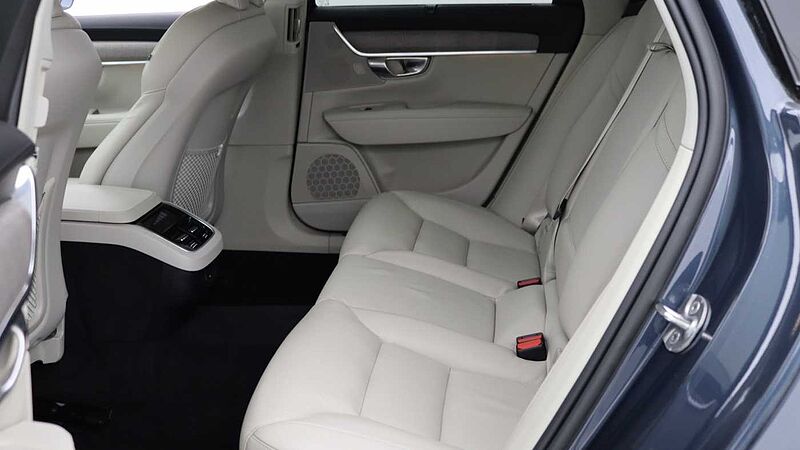 Volvo V90 Cross Country B5 (D) AWD Plus (Blond Leather, Harman/Kardon Sound, 360 Camera)