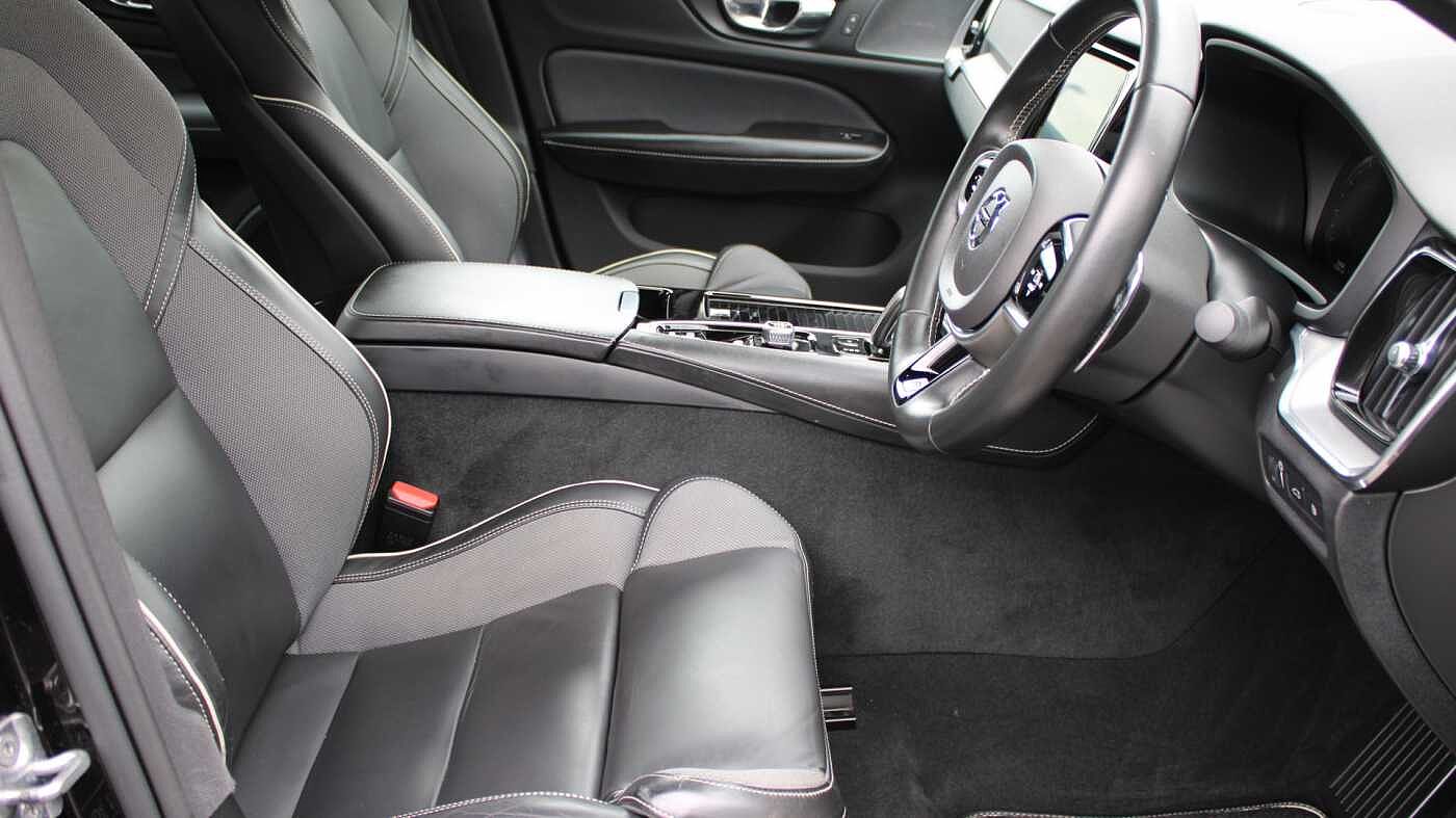 Volvo S60 T8 AWD PHEV R-Design Plus (Xenium & Winter Packs & Harman/Kardon Audio)