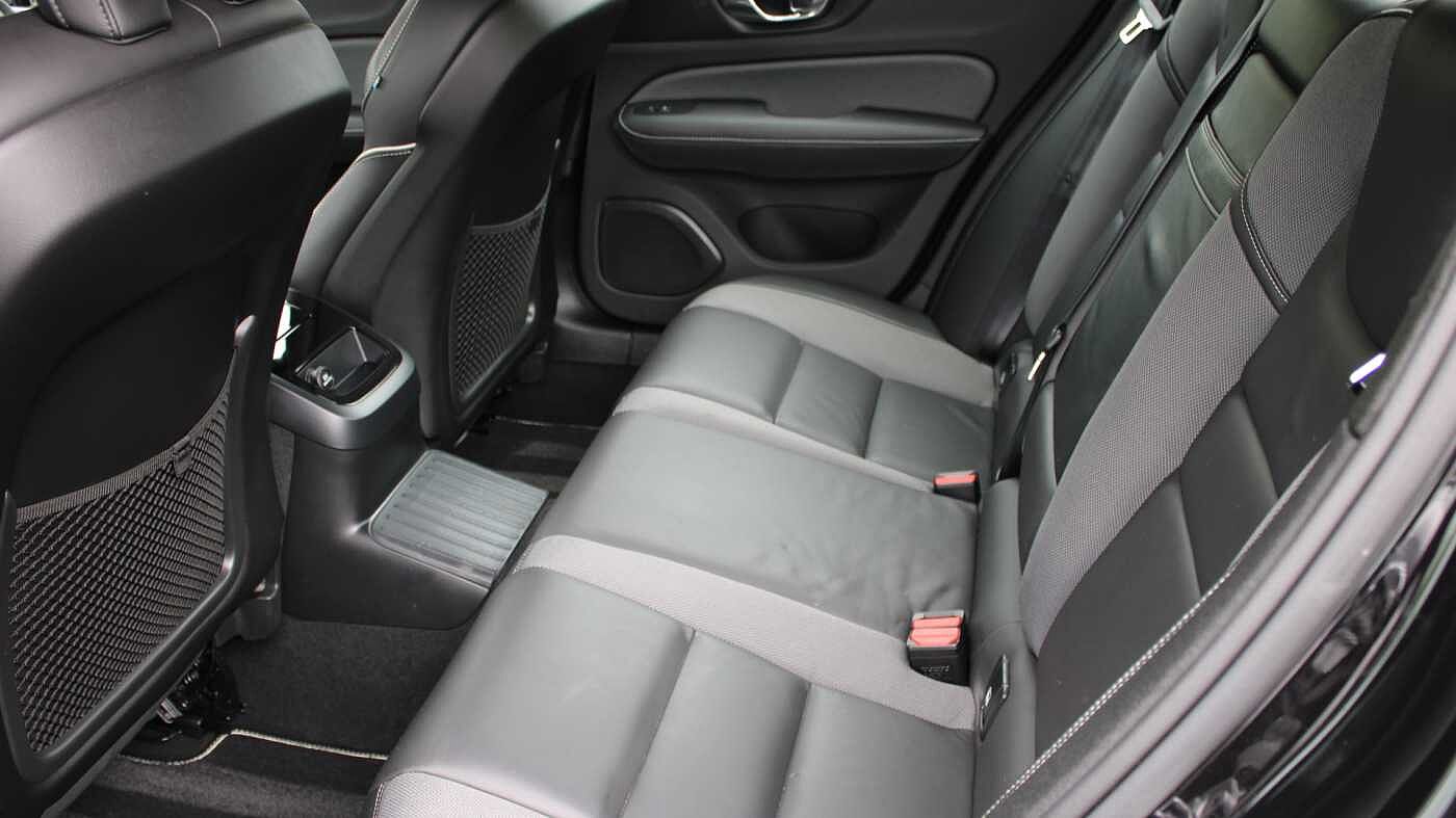 Volvo S60 T8 AWD PHEV R-Design Plus (Xenium & Winter Packs & Harman/Kardon Audio)