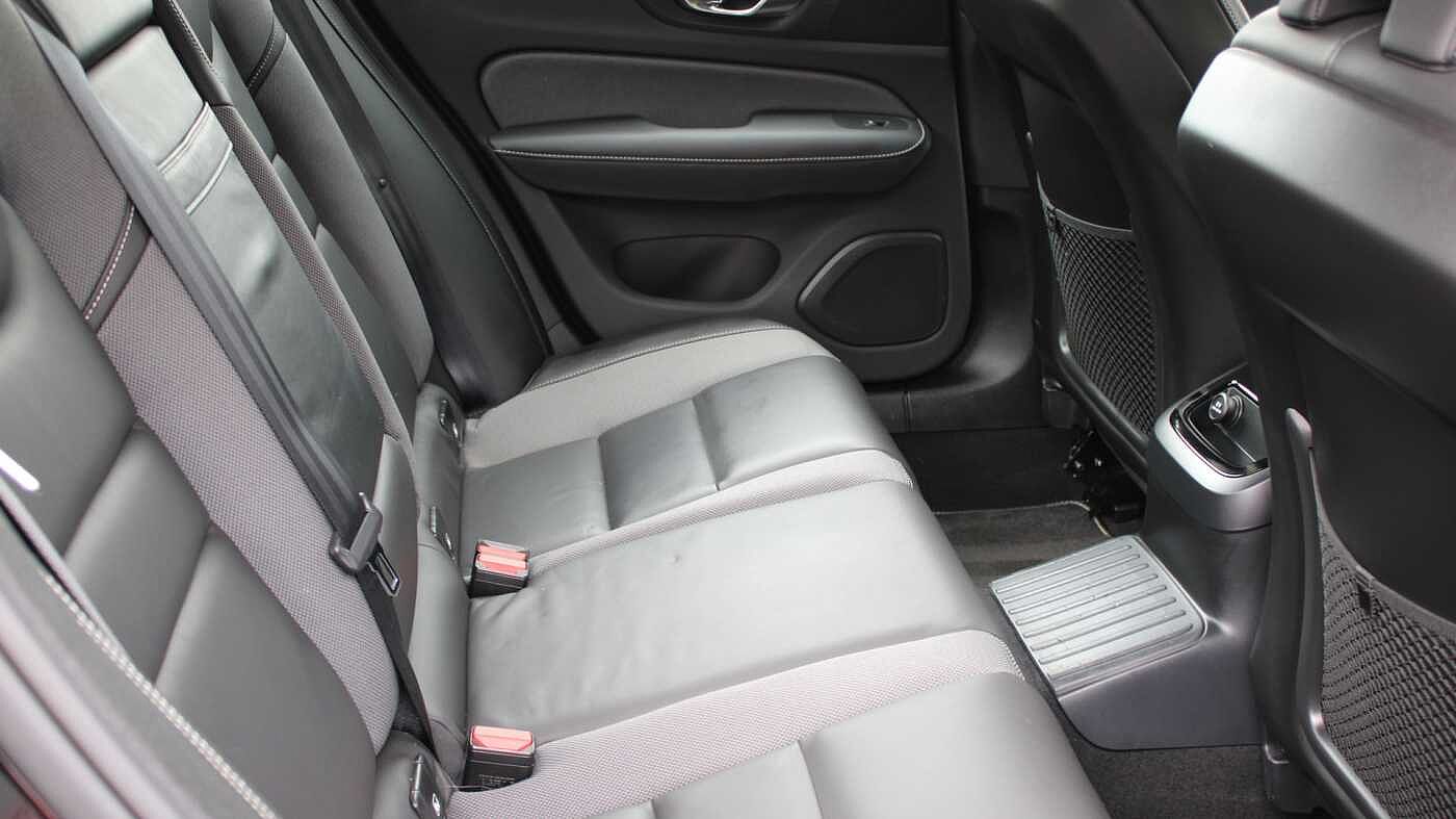 Volvo S60 T8 AWD PHEV R-Design Plus (Xenium & Winter Packs & Harman/Kardon Audio)