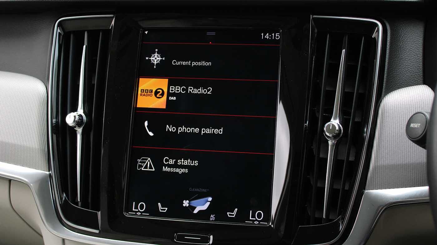 Volvo V90 Cross Country D4 AWD Pro Auto (Blond Leather, Air Suspension, Apple CarPlay, BLIS)