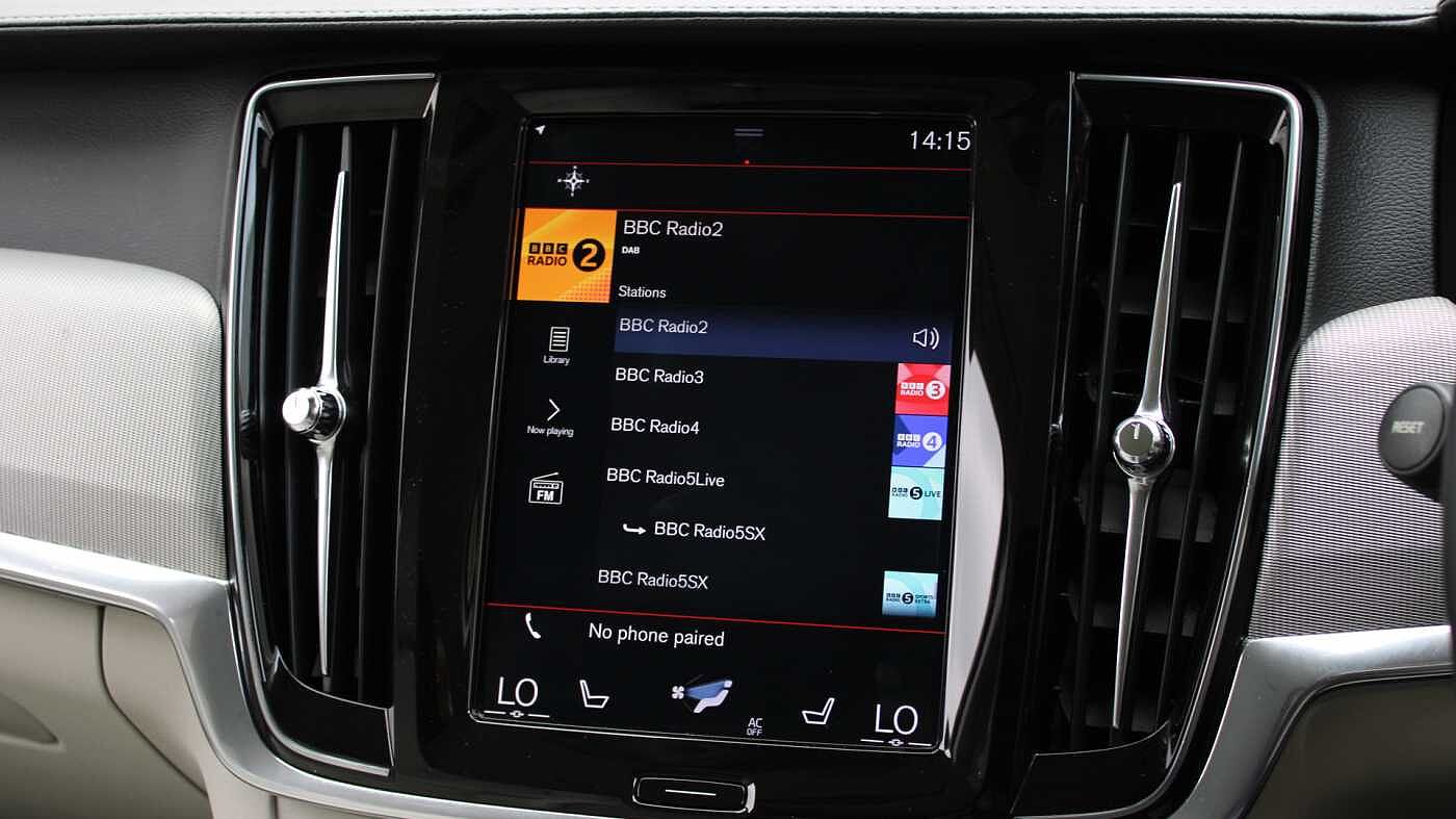 Volvo V90 Cross Country D4 AWD Pro Auto (Blond Leather, Air Suspension, Apple CarPlay, BLIS)