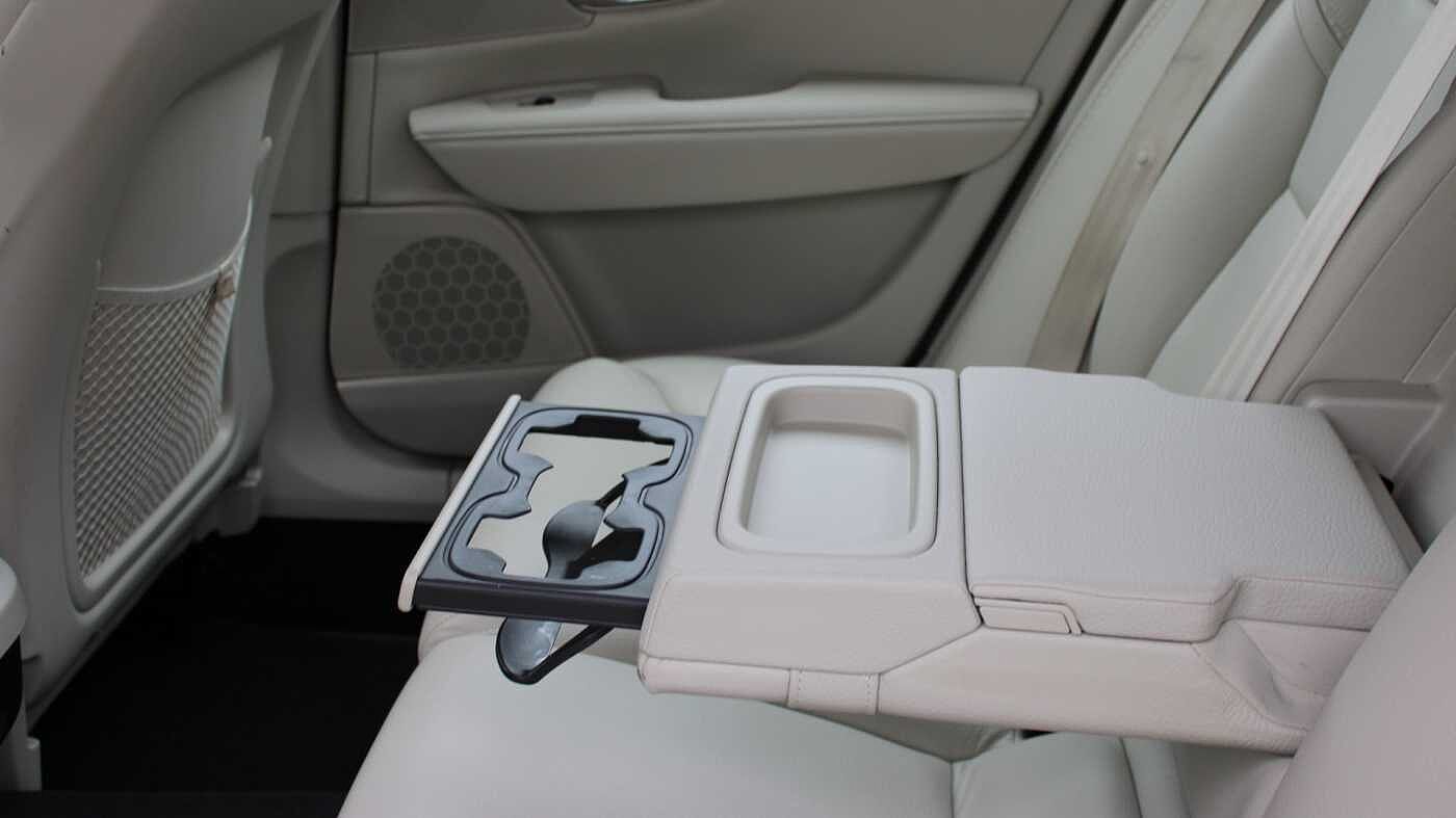 Volvo V90 Cross Country D4 AWD Pro Auto (Blond Leather, Air Suspension, Apple CarPlay, BLIS)