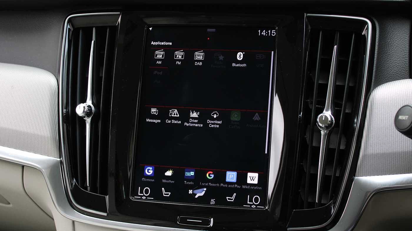 Volvo V90 Cross Country D4 AWD Pro Auto (Blond Leather, Air Suspension, Apple CarPlay, BLIS)