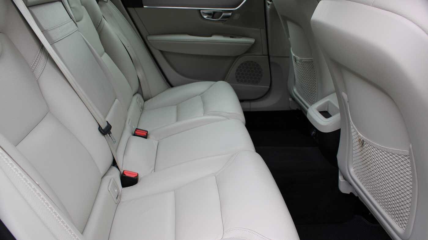 Volvo V90 Cross Country D4 AWD Pro Auto (Blond Leather, Air Suspension, Apple CarPlay, BLIS)