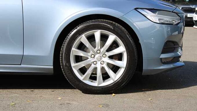 Volvo S90 T4 Momentum Plus (Park Camera, Heated Seats, Pilot Assist)