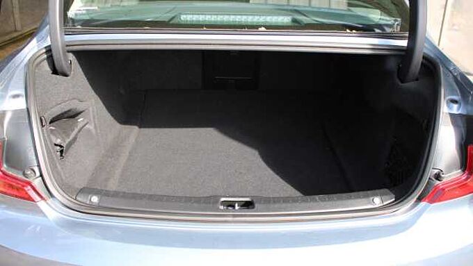 Volvo S90 T4 Momentum Plus (Park Camera, Heated Seats, Pilot Assist)