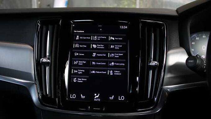 Volvo S90 T4 Momentum Plus (Park Camera, Heated Seats, Pilot Assist)