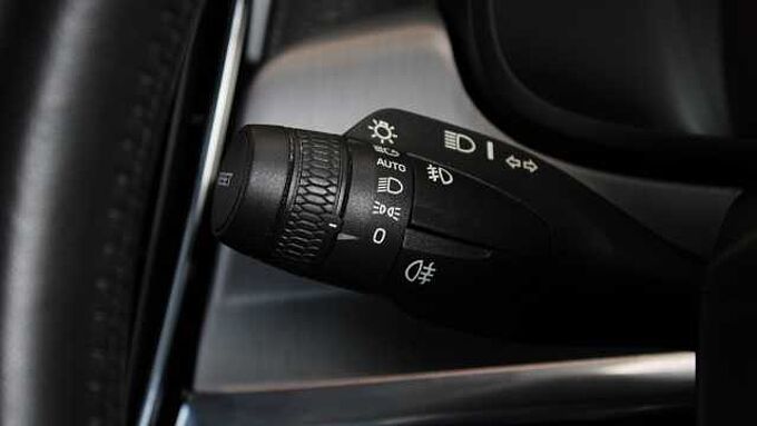 Volvo S90 T4 Momentum Plus (Park Camera, Heated Seats, Pilot Assist)