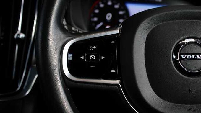 Volvo S90 T4 Momentum Plus (Park Camera, Heated Seats, Pilot Assist)