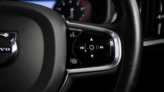 Volvo S90 T4 Momentum Plus (Park Camera, Heated Seats, Pilot Assist)