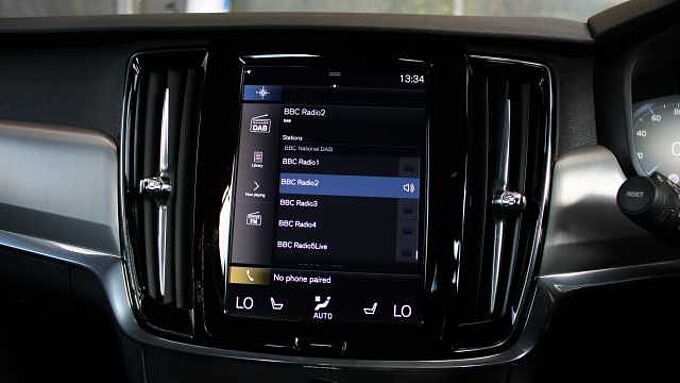 Volvo S90 T4 Momentum Plus (Park Camera, Heated Seats, Pilot Assist)