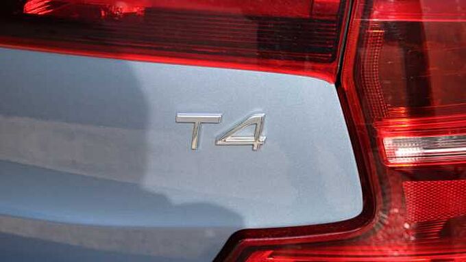 Volvo S90 T4 Momentum Plus (Park Camera, Heated Seats, Pilot Assist)