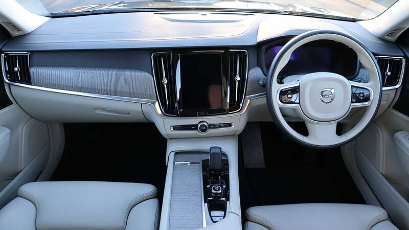 Volvo V90 Cross Country B5 (P) MHEV AWD Plus Auto (360 Camera, Pilot Assist, Blond Leather)