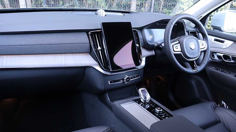 Volvo XC90 T8 AWD Ultra Bright (Bowers & Wilkins Audio, Sunroof, Massage Seats)