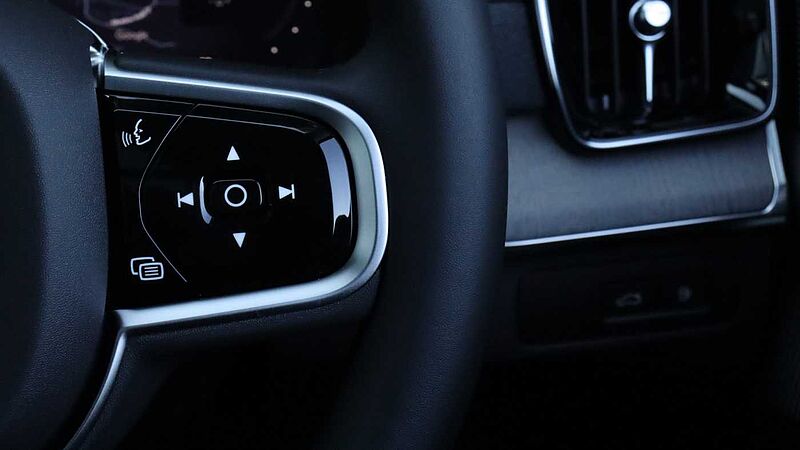 Volvo XC90 T8 AWD Ultra Bright (Bowers & Wilkins Audio, Sunroof, Massage Seats)