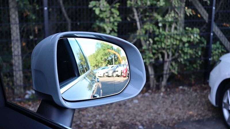 Volvo XC90 T8 AWD Ultra Bright (Bowers & Wilkins Audio, Sunroof, Massage Seats)