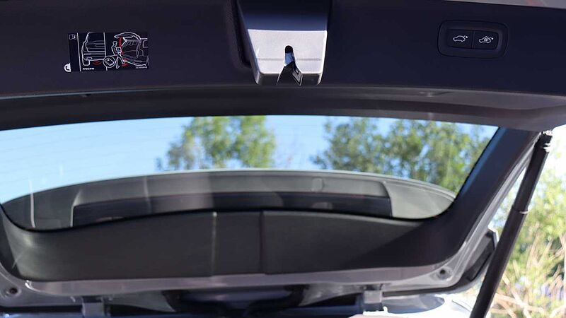 Volvo XC90 T8 AWD Ultra Bright (Bowers & Wilkins Audio, Sunroof, Massage Seats)