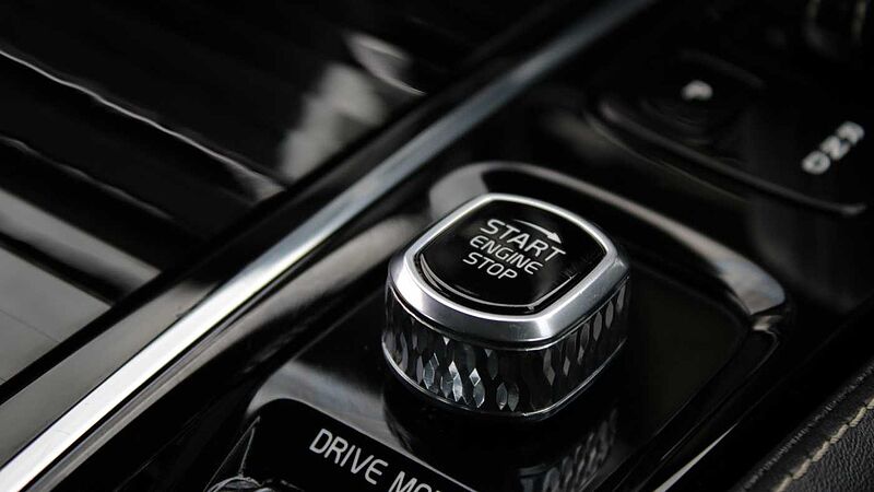 Volvo S60 T8 AWD PHEV R-Design Plus (Xenium & Winter Packs & Harman/Kardon Audio)