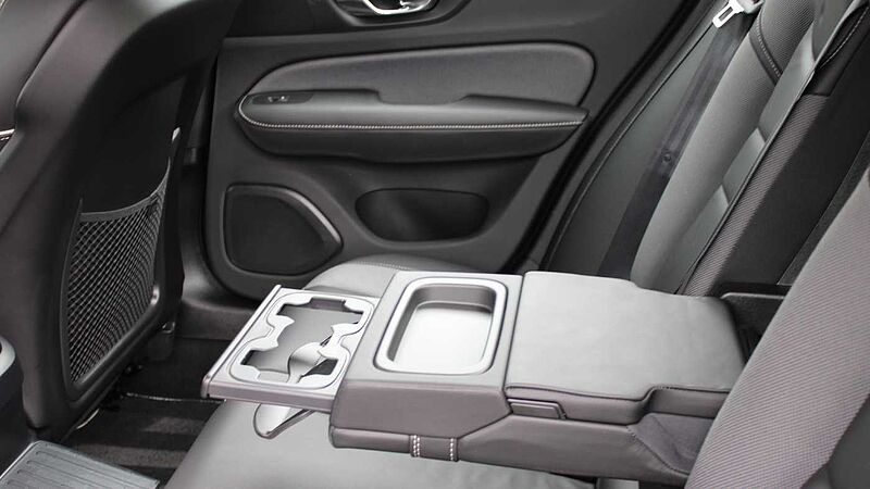 Volvo S60 T8 AWD PHEV R-Design Plus (Xenium & Winter Packs & Harman/Kardon Audio)