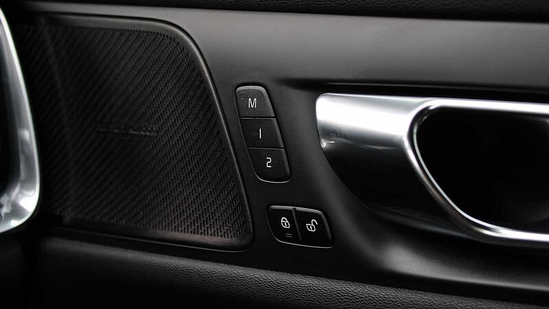 Volvo S60 T8 AWD PHEV R-Design Plus (Xenium & Winter Packs & Harman/Kardon Audio)