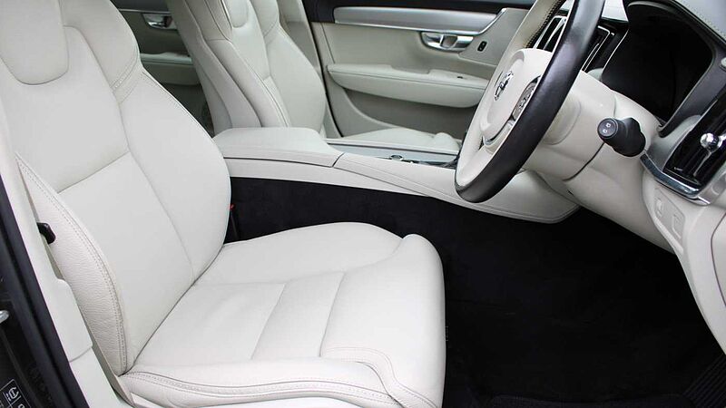 Volvo V90 Cross Country D4 AWD Pro Auto (Blond Leather, Air Suspension, Apple CarPlay, BLIS)