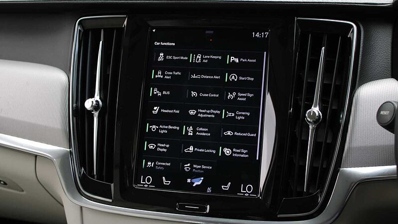 Volvo V90 Cross Country D4 AWD Pro Auto (Blond Leather, Air Suspension, Apple CarPlay, BLIS)