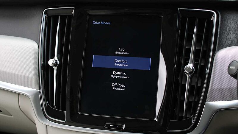 Volvo V90 Cross Country D4 AWD Pro Auto (Blond Leather, Air Suspension, Apple CarPlay, BLIS)