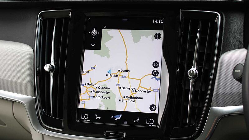 Volvo V90 Cross Country D4 AWD Pro Auto (Blond Leather, Air Suspension, Apple CarPlay, BLIS)