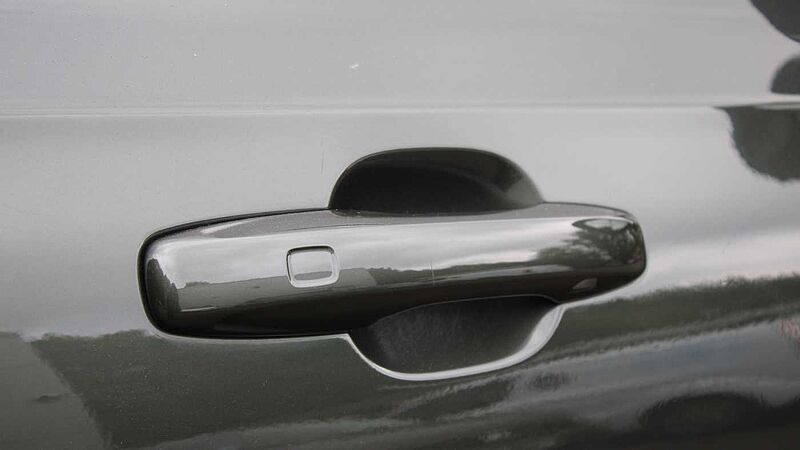 Volvo V90 Cross Country D4 AWD Pro Auto (Blond Leather, Air Suspension, Apple CarPlay, BLIS)