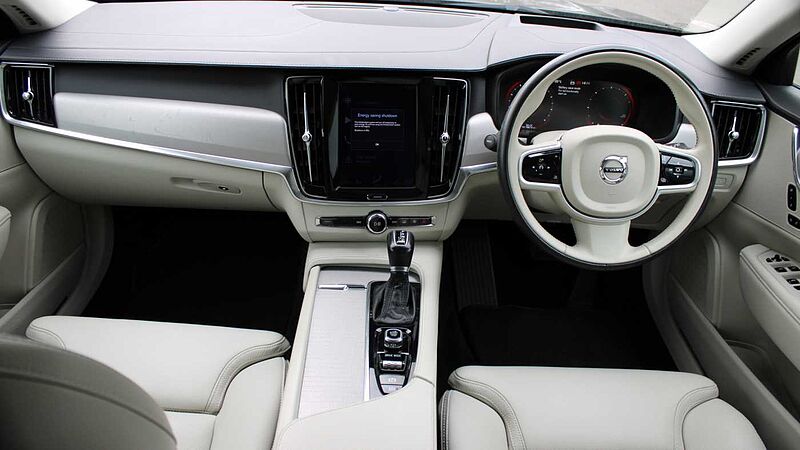 Volvo V90 Cross Country D4 AWD Pro Auto (Blond Leather, Air Suspension, Apple CarPlay, BLIS)