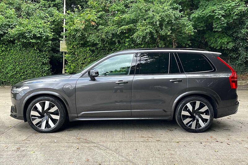 Volvo XC90 Recharge Ultimate, T8 AWD Plug-in hybrid, Electric/Petrol, Dark, 7 Seats