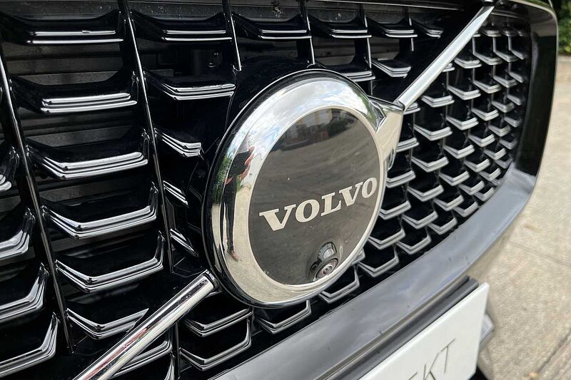 Volvo XC90 Recharge Ultimate, T8 AWD Plug-in hybrid, Electric/Petrol, Dark, 7 Seats