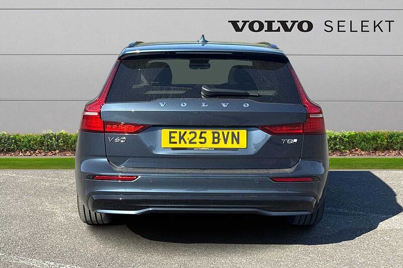 Volvo V60 Ultra, T8 AWD Plug-in hybrid, Electric/Petrol, Dark