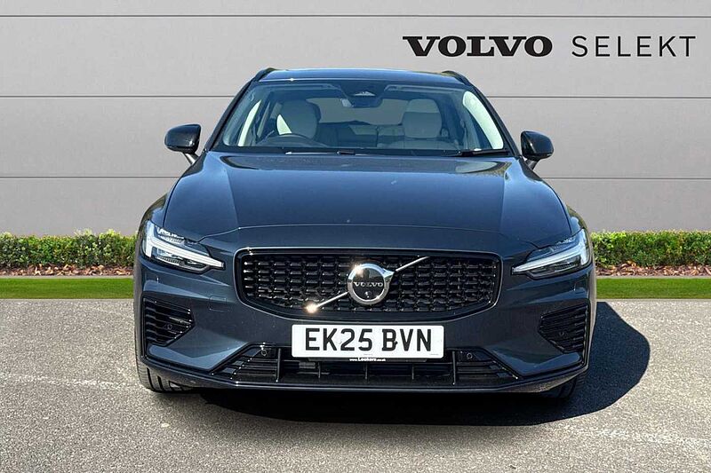 Volvo V60 Ultra, T8 AWD Plug-in hybrid, Electric/Petrol, Dark