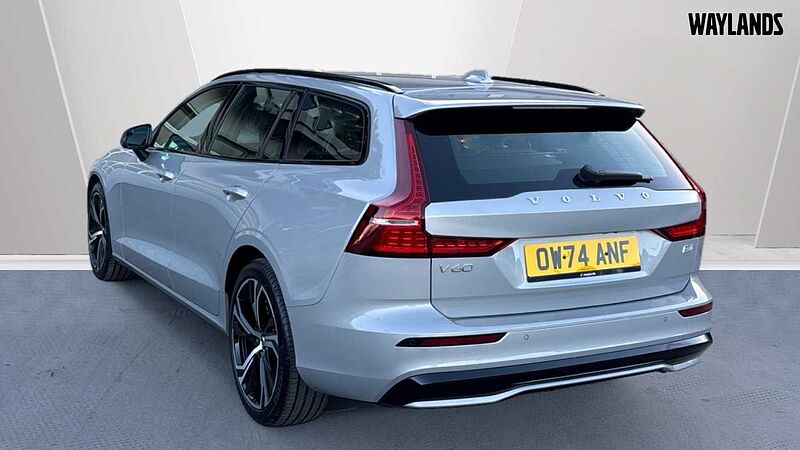 Volvo V60 Plus, B4 Mild hybrid, Petrol, Dark